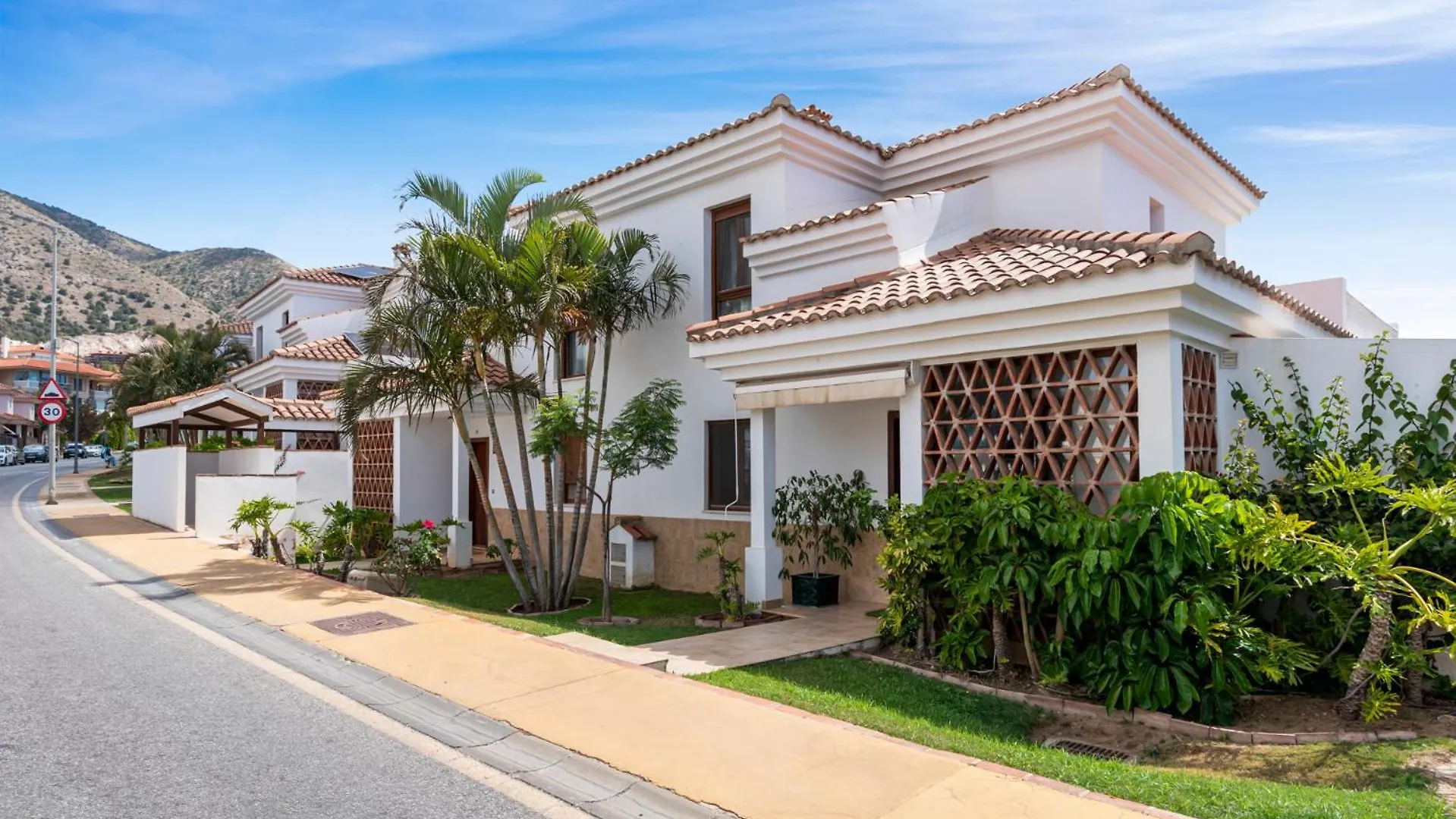 Villa El Higueron Townhouse With Private Pool By Costarentals - Ref 252 Torremuelle
